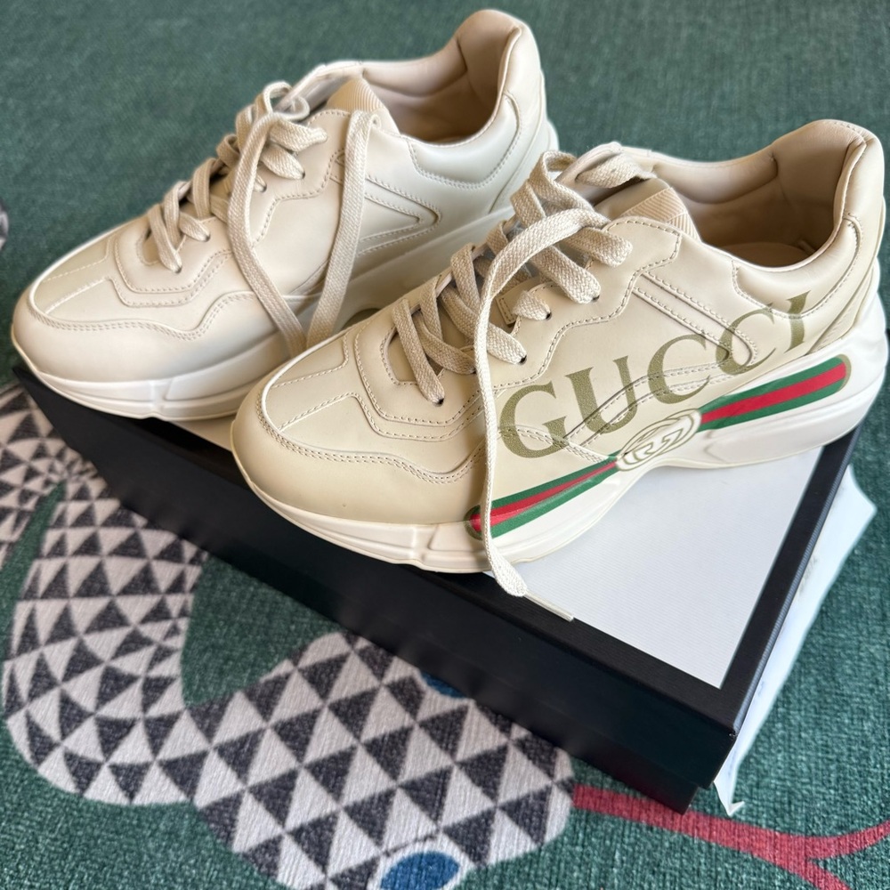 Rhyton Gucci Logo Leather Sneaker Ivory